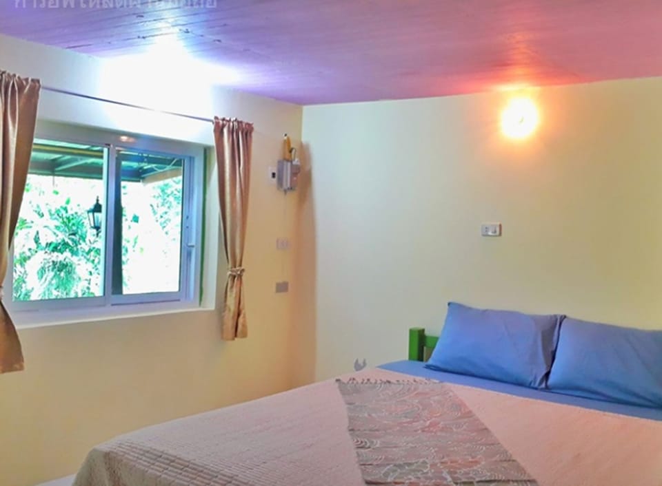 Rollaway beds (surcharge), WiFi (free), bed sheets
