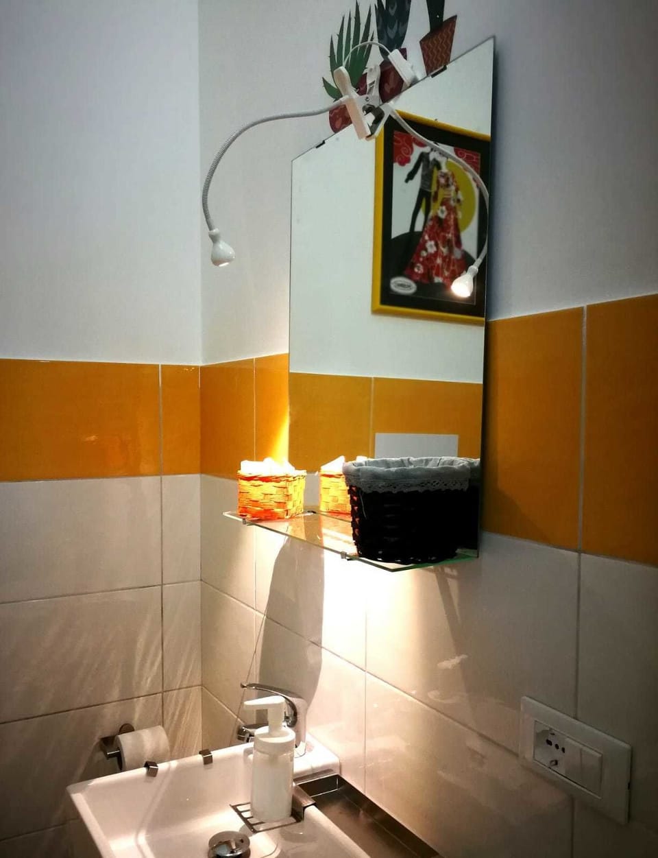Triple Room, City View | Bathroom sink