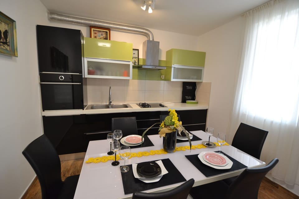Luxury Apartment, 2 Bedrooms, Beach View, Beachfront | Private kitchen | Full-size fridge, microwave, oven, stovetop