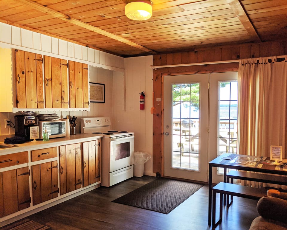Fox's Hole - Cabin #11 | Lake View (Premium Amenities Included!) | Private kitchen | Microwave, dining tables
