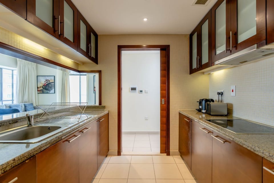 Deluxe Apartment, 2 Bedrooms, Canal View | Private kitchen | Fridge, microwave, oven, dishwasher