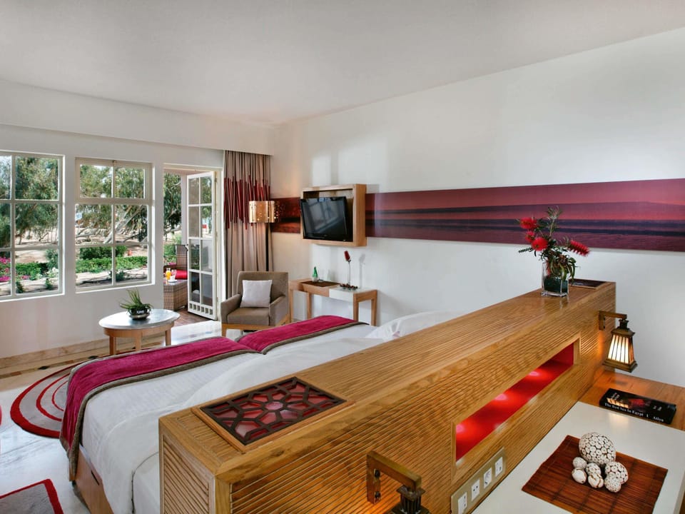 Classic Twin Room, 2 Twin Beds | Minibar, in-room safe, desk, free cribs/infant beds