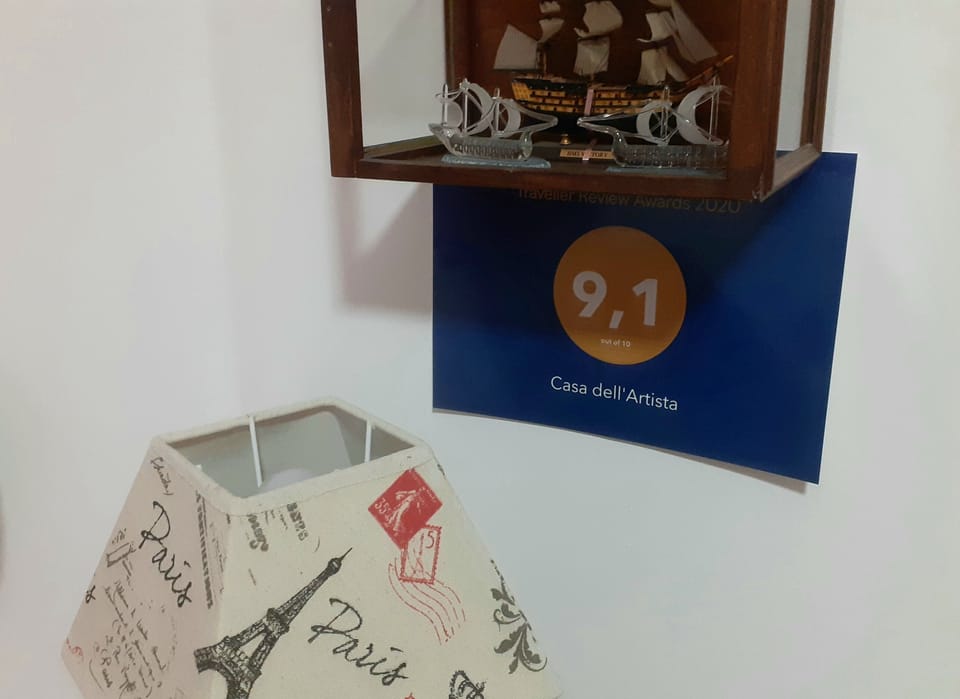 Check-in/check-out kiosk