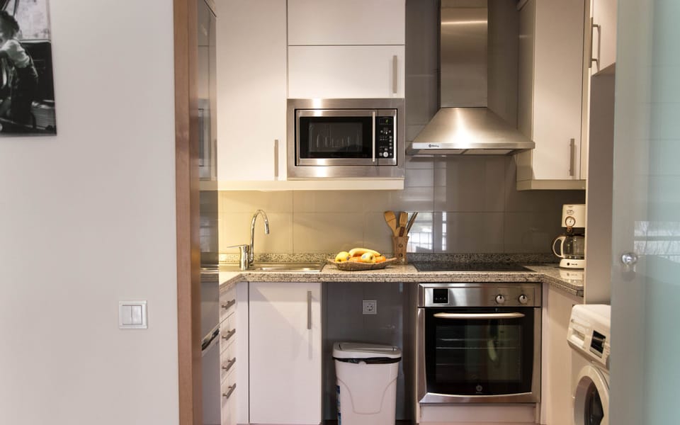 Basic Apartment, 1 Bedroom | Private kitchen | Full-size fridge, microwave, oven, stovetop