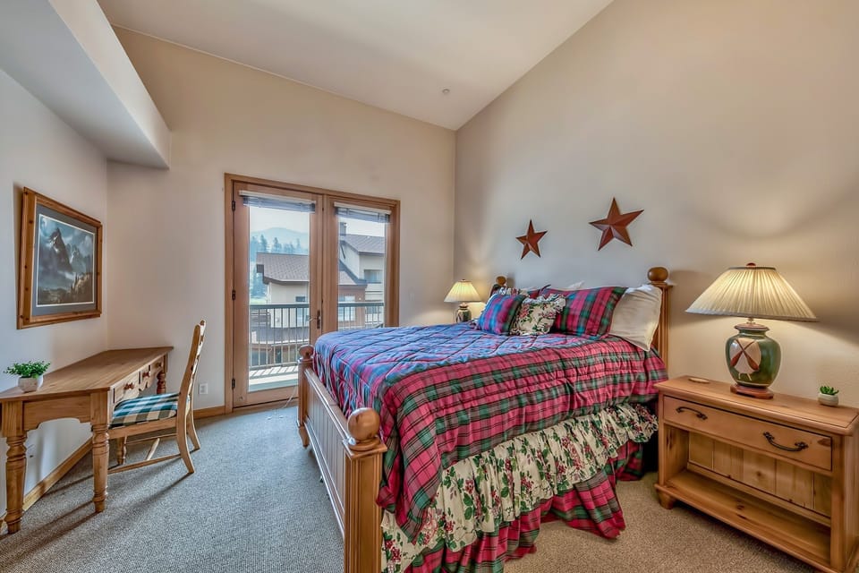 Condo, 2 Bedrooms | 2 bedrooms, free WiFi, bed sheets