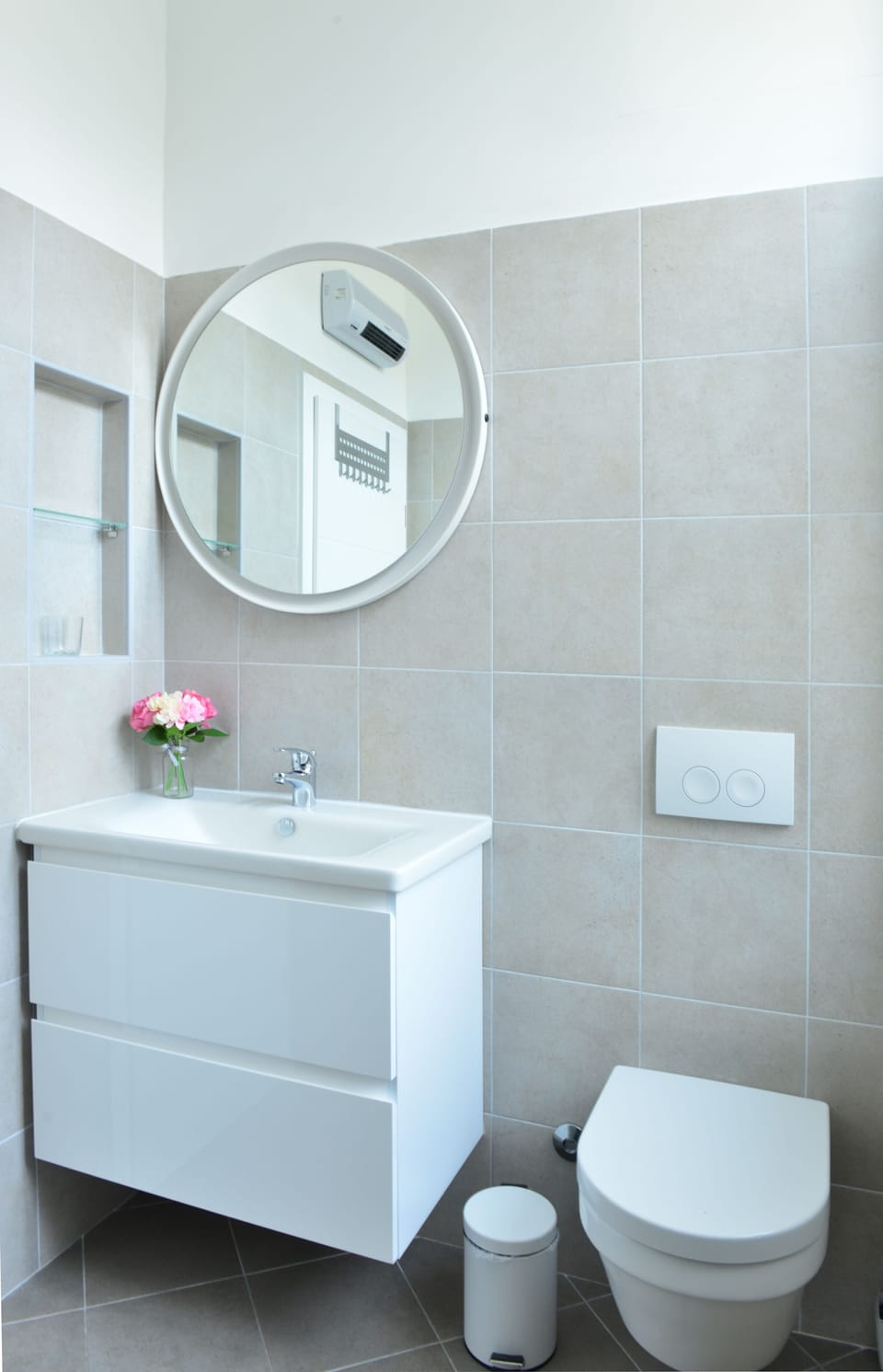Double Room | Bathroom sink