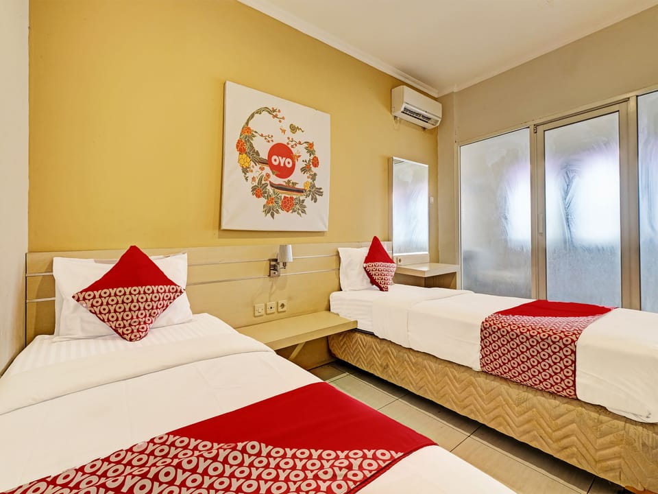 Deluxe Twin Room | Desk, free WiFi, bed sheets