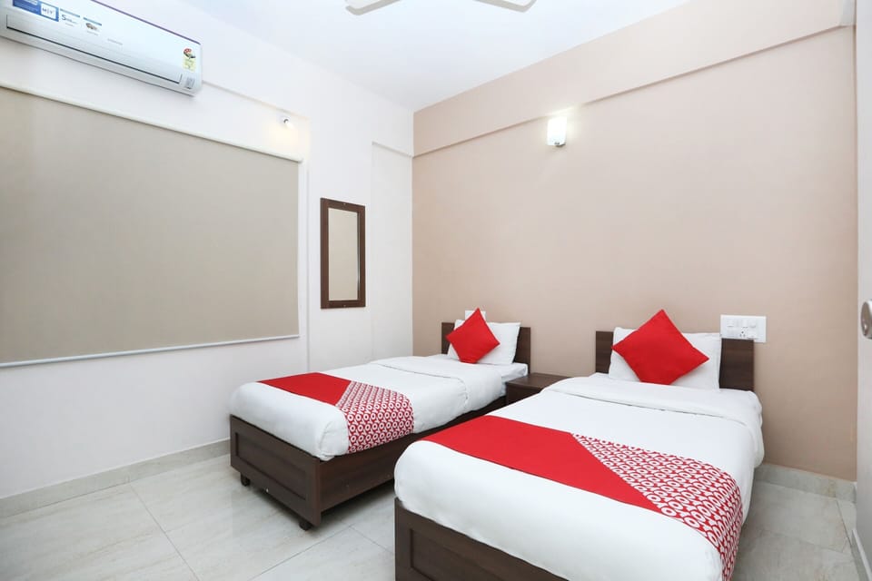 Standard Double Room | Desk