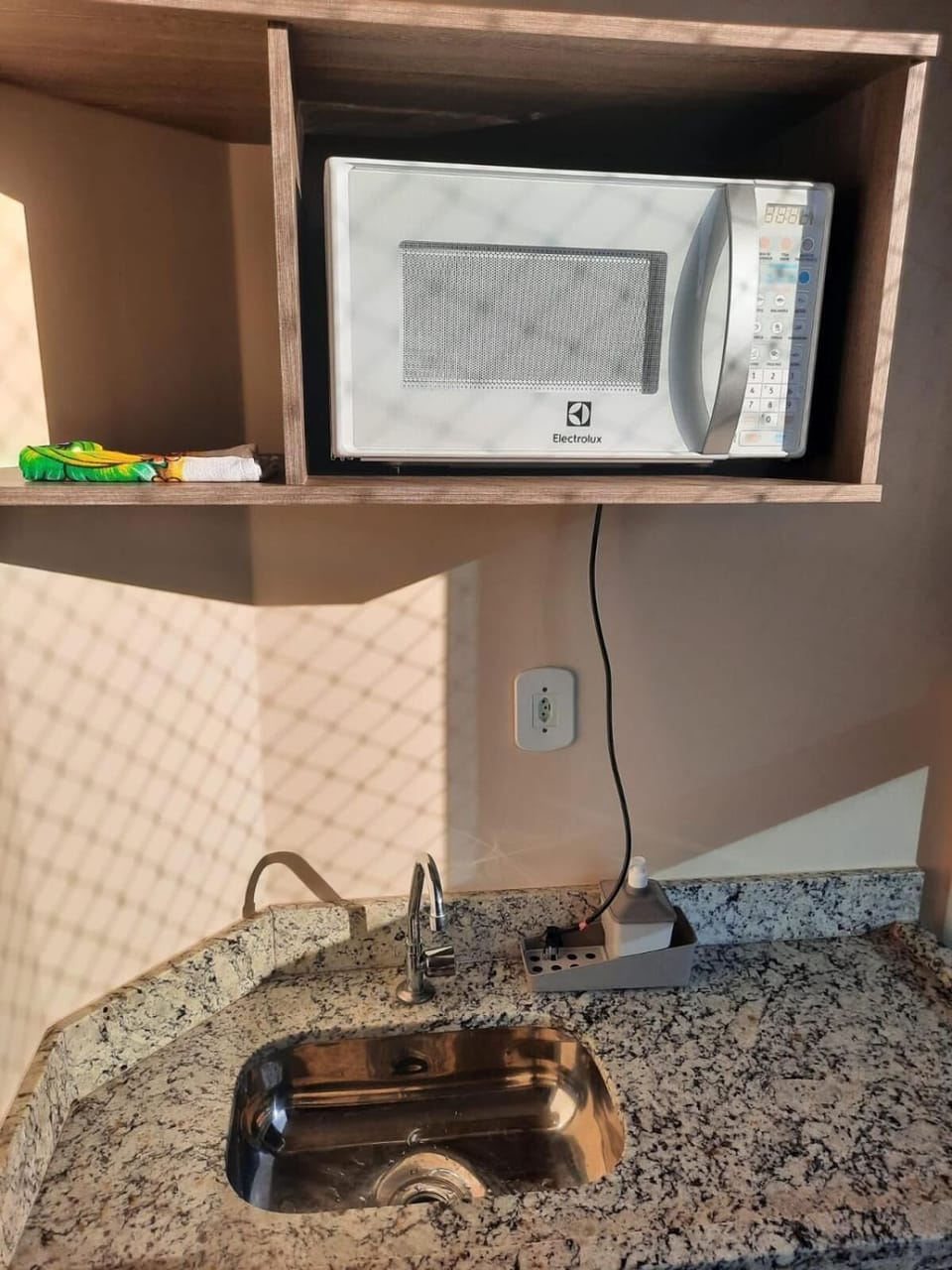 Fridge, microwave