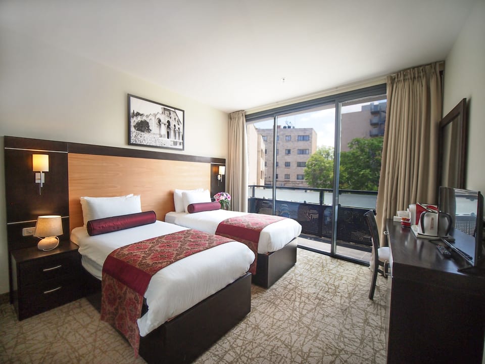 In-room safe, desk, laptop workspace, soundproofing