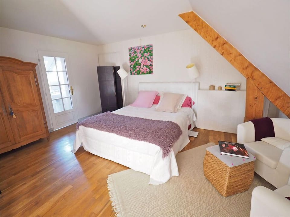 Comfort Double Room (N 1) | Premium bedding, Select Comfort beds, individually decorated
