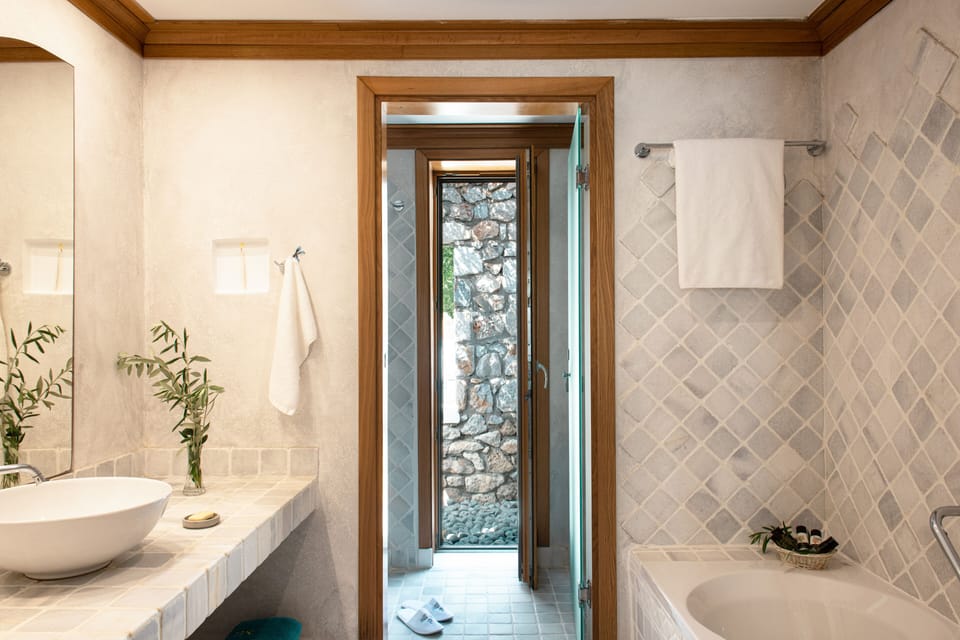 Bungalow, Garden View | Bathroom | Free toiletries, hair dryer, bathrobes, slippers
