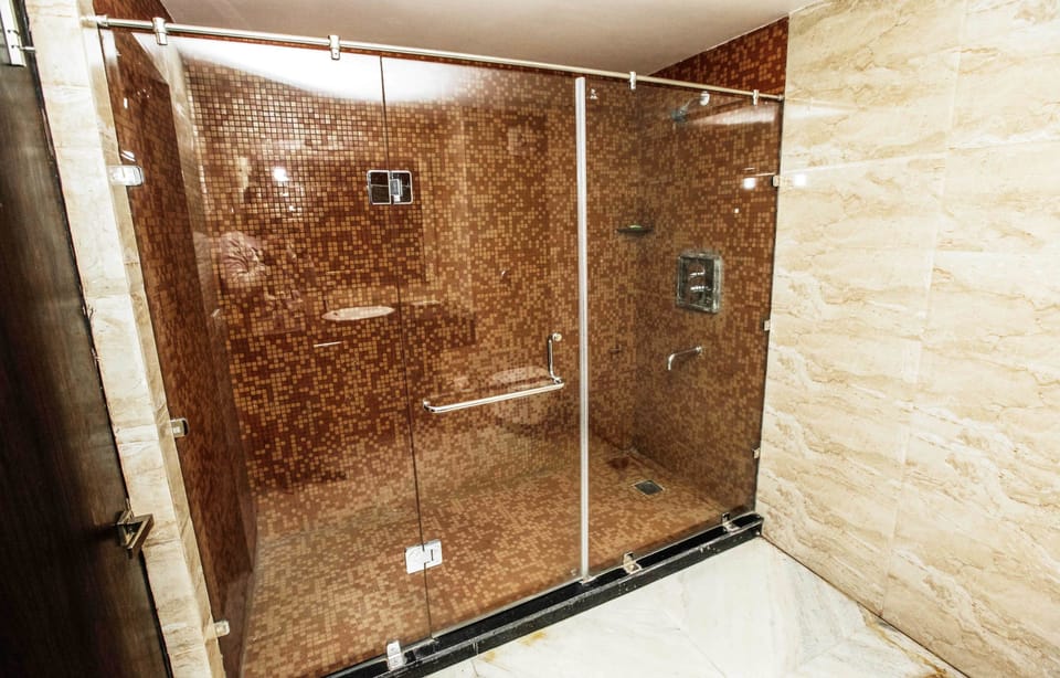 Shower, towels