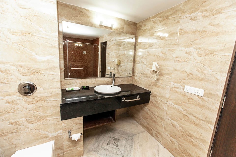 Shower, towels