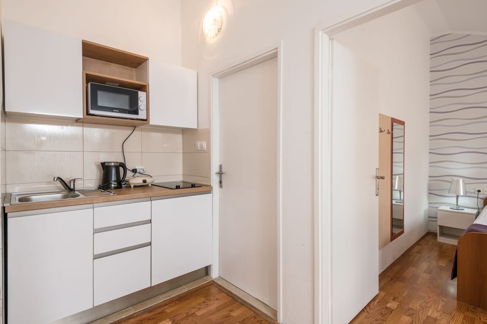Private kitchenette