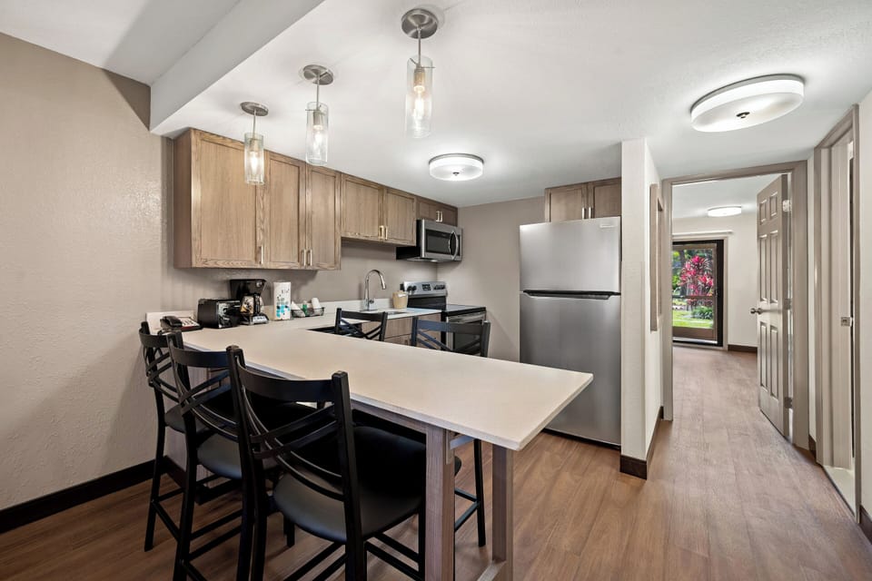 Suite, 1 King Bed with Sofa bed, Kitchen, Poolside (Smoke Free) | Private kitchen