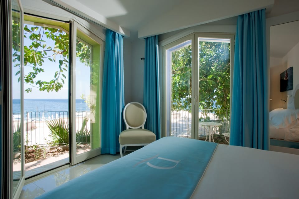 Small Villa | Premium bedding, minibar, in-room safe, desk