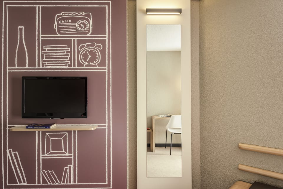 Standard Room, 1 Double Bed | Premium bedding, in-room safe, individually decorated