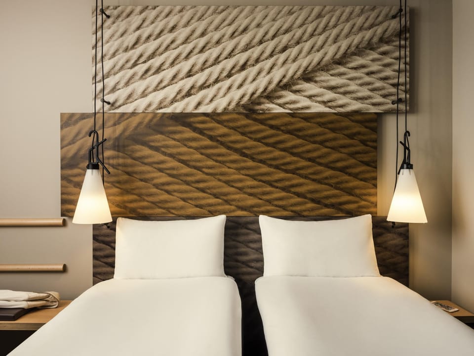 Standard Room, 2 Twin Beds | Premium bedding, in-room safe, individually decorated