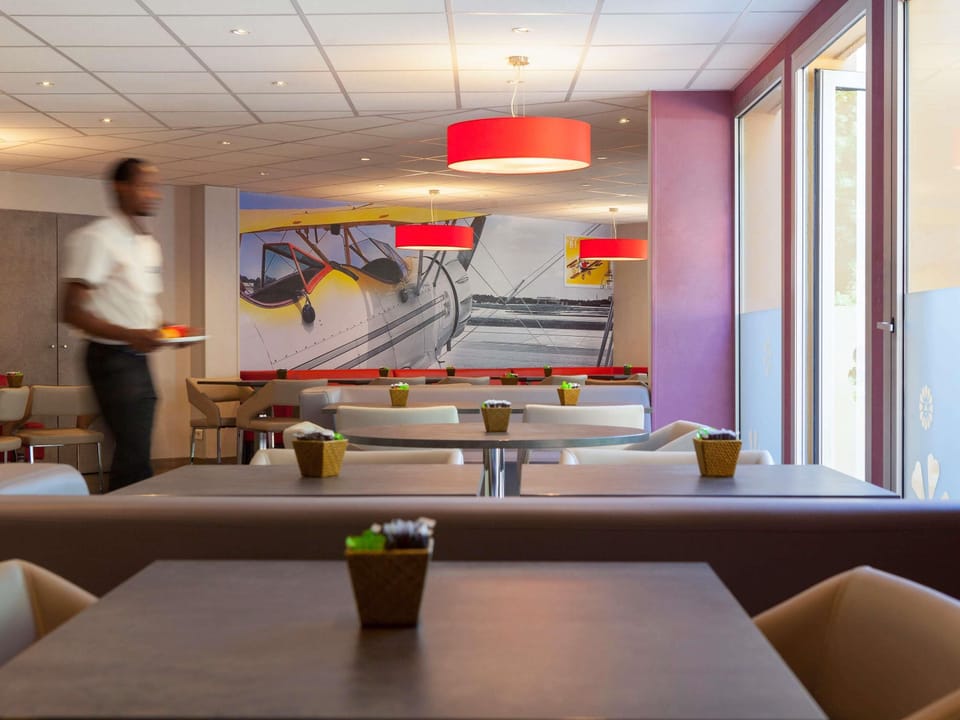 Daily buffet breakfast (EUR 14 per person)