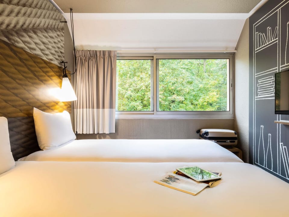 Standard Room, 2 Twin Beds | Bed sheets