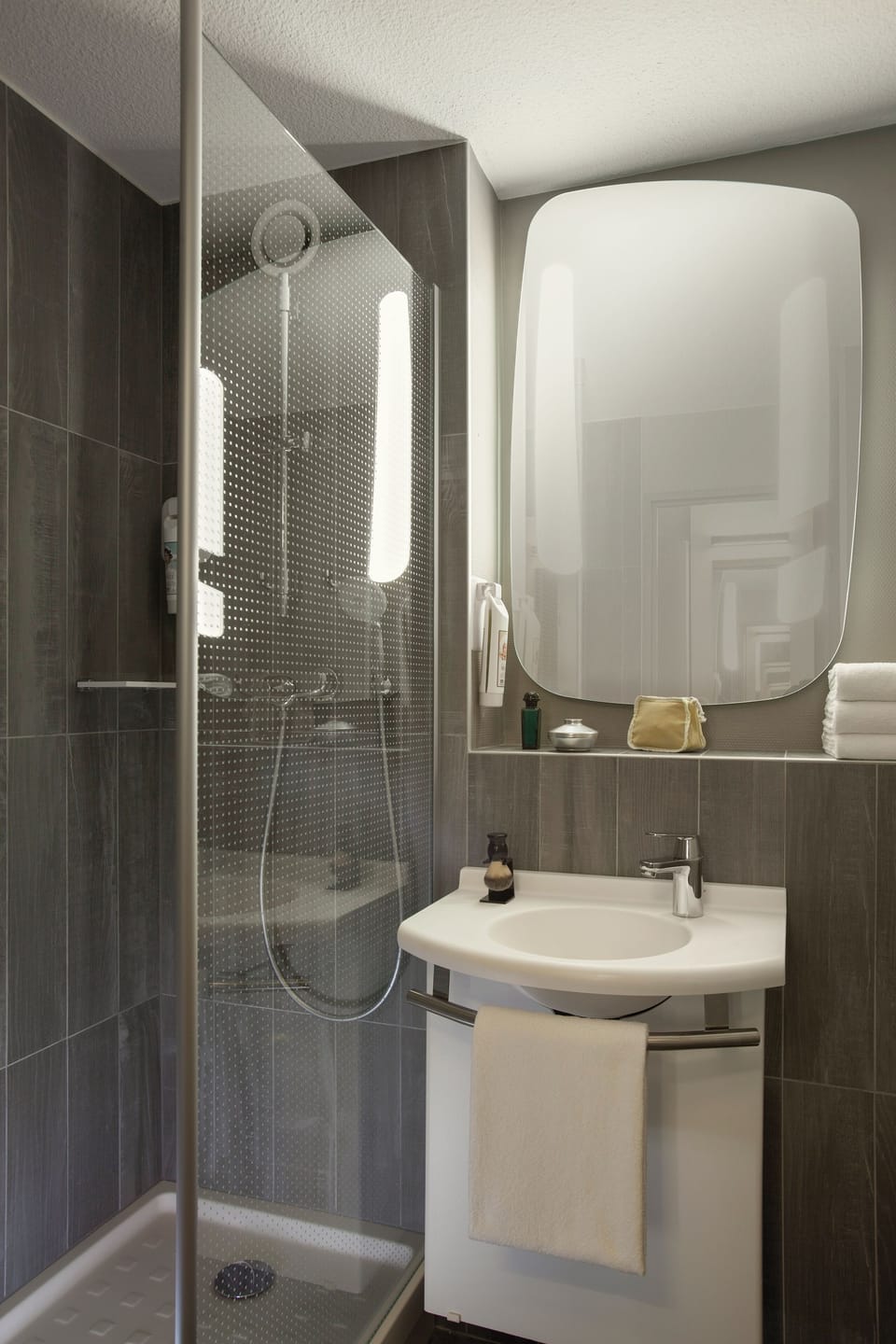 Standard Room, 1 Double Bed | Bathroom