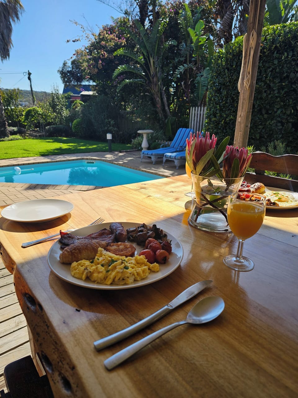 Daily English breakfast (ZAR 120 per person)