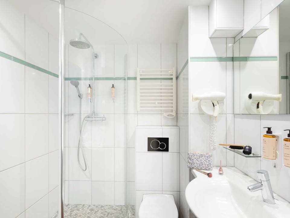 Premium bedding, Select Comfort beds, in-room safe