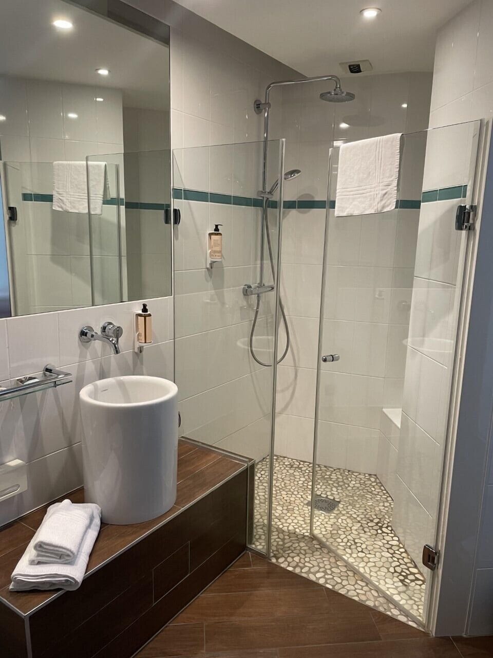Classic Room, 1 Twin Bed | Bathroom | Rainfall showerhead, eco-friendly toiletries, hair dryer, towels