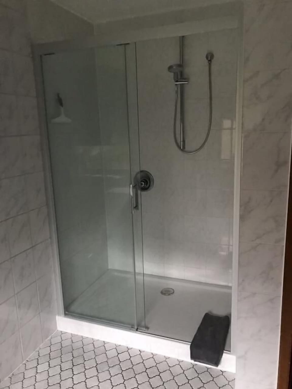 Double Room, Non Smoking | Bathroom | Shower, towels