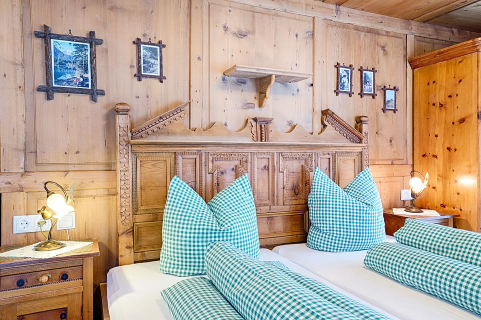 Double Room | Hypo-allergenic bedding, memory foam beds, in-room safe, desk
