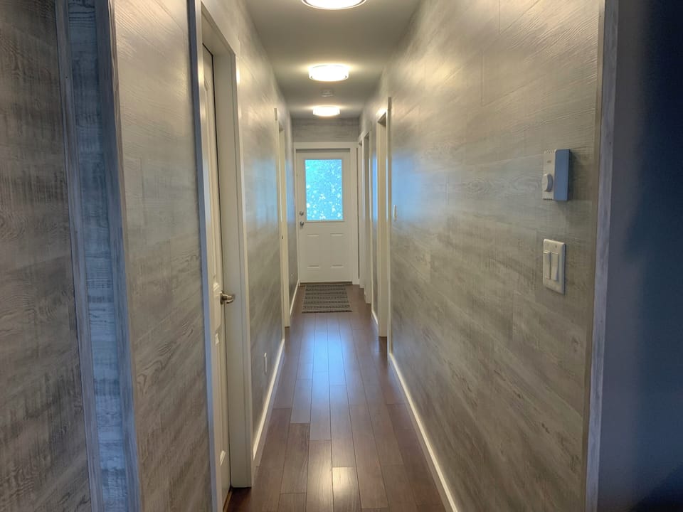 Cottage B | Pillowtop beds, iron/ironing board, free WiFi, bed sheets