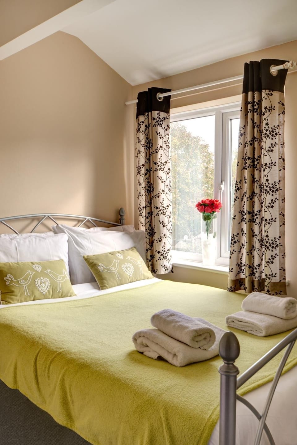 Walkers Court 3 Bedroom Apartment Apartment in Cirencester