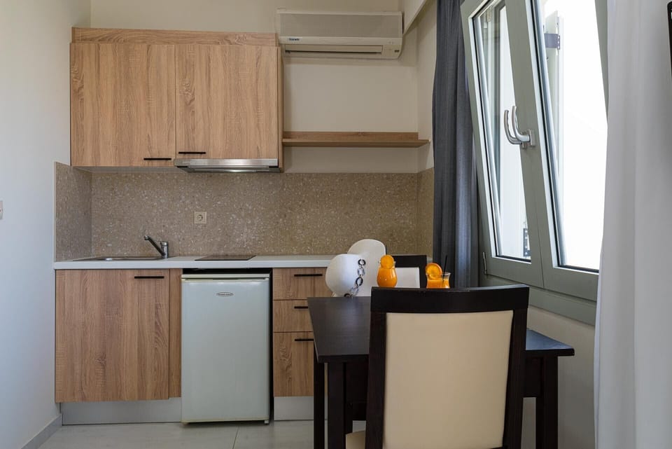 Superior Studio (for 2) | Private kitchen | Coffee/tea maker, fridge, stovetop, electric kettle
