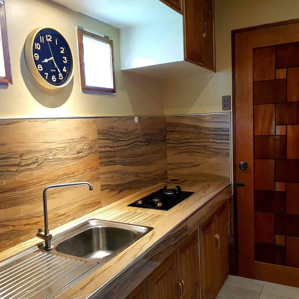 Cottage, Kitchenette | Private kitchenette | Fridge, stovetop, electric kettle, cookware/dishes/utensils