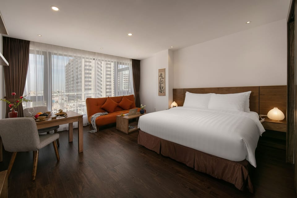 Luxury Suite | 1 bedroom, in-room safe, desk, laptop workspace