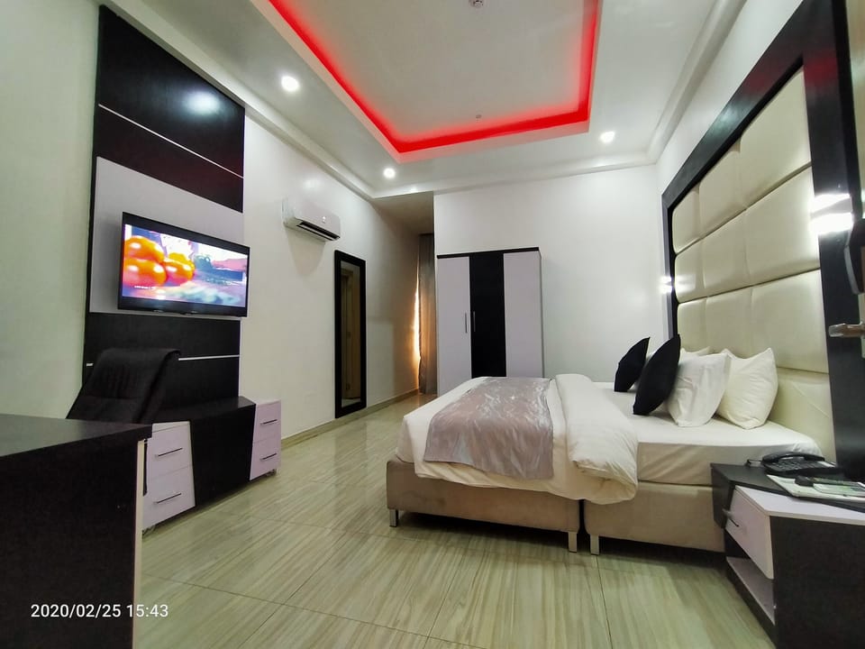 In-room safe, desk, laptop workspace, blackout drapes