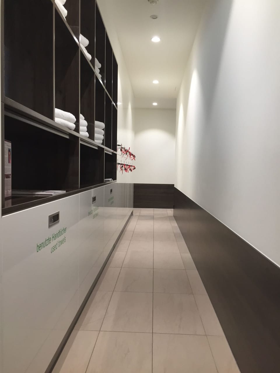 Sauna, hot tub, steam room, body treatments, body wraps, facials