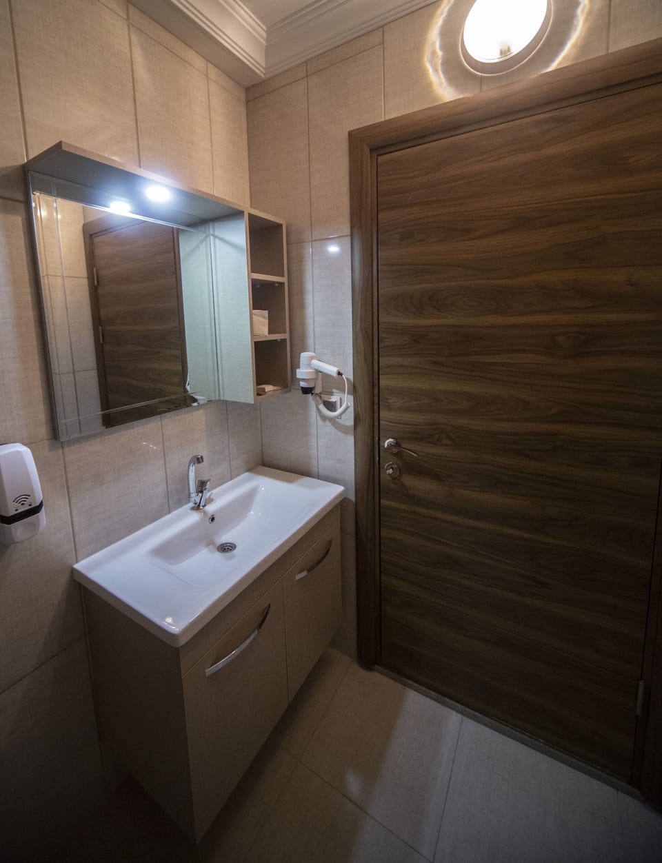 Standard Double or Twin Room, City View | Bathroom | Shower, free toiletries, hair dryer, slippers
