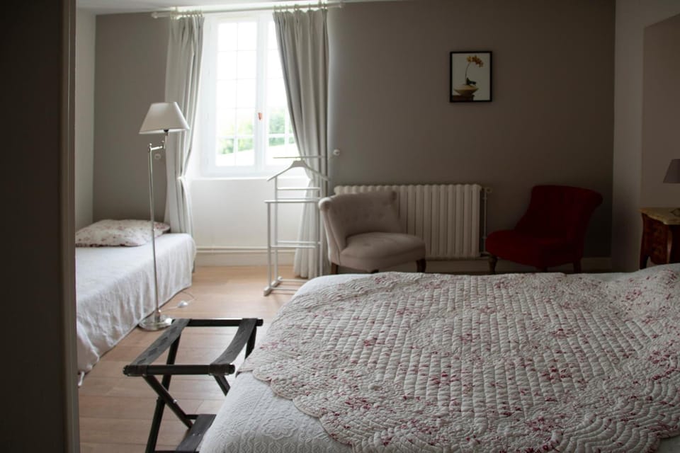 Classic Room (Les Jonquilles) | Individually decorated, individually furnished, desk, soundproofing