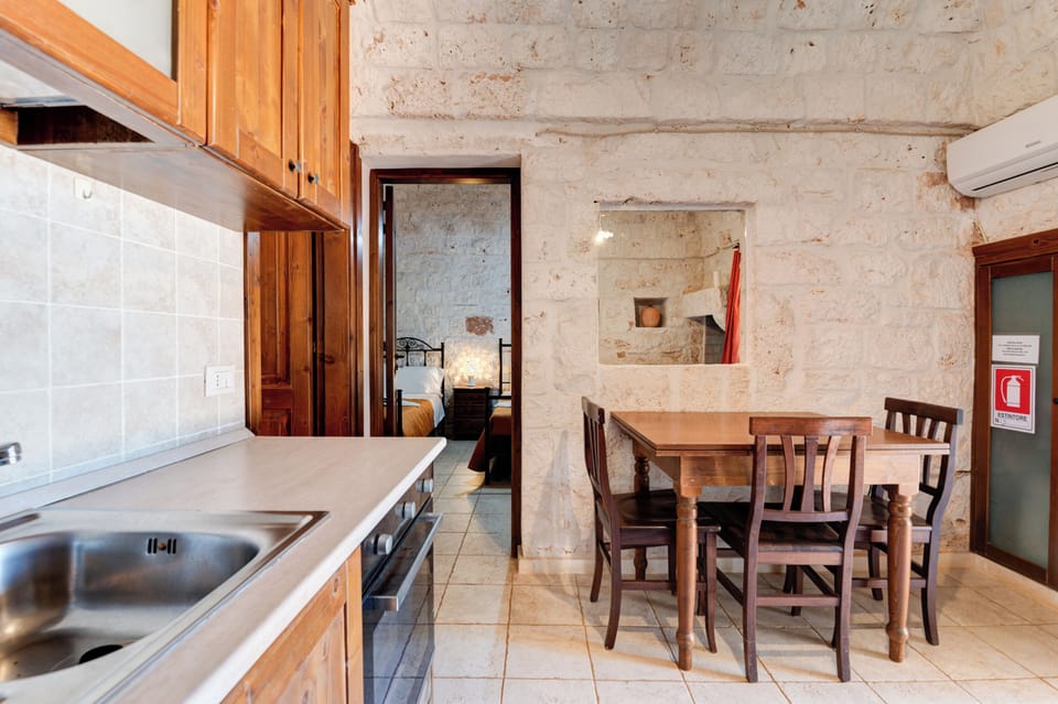 Executive Villa, 1 Bedroom, Air conditioning | Private kitchen | Fridge, stovetop, electric kettle, cookware/dishes/utensils