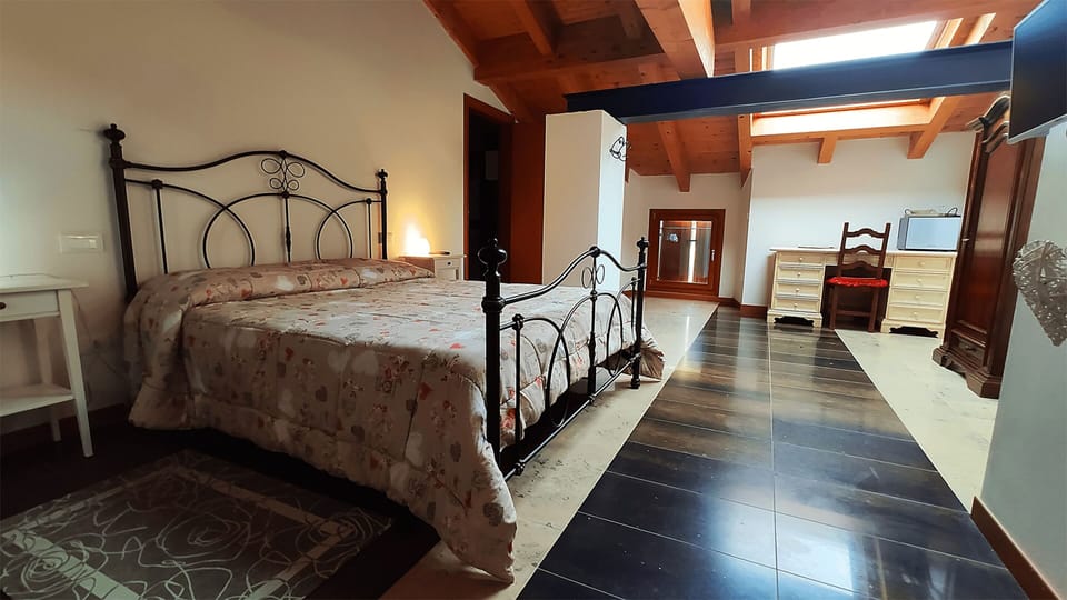 Comfort Room, Non Smoking, Garden View | Down comforters, minibar, individually furnished, desk