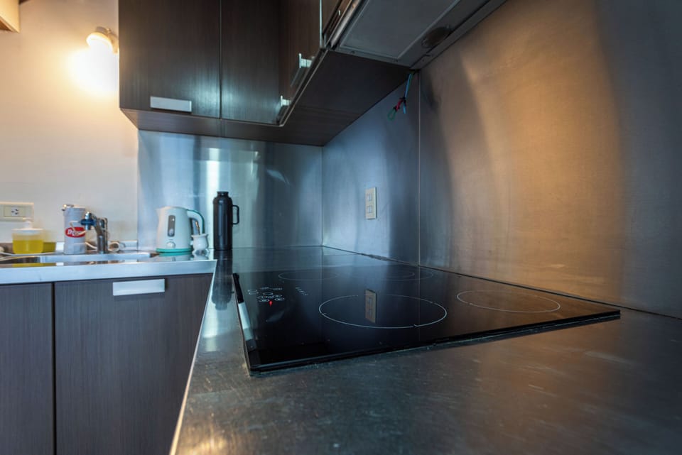 Apartment (Krund) | Private kitchen | Fridge, microwave, oven, stovetop