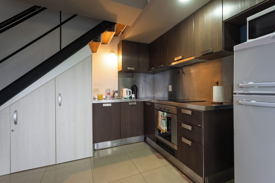 Apartment (Krund) | Private kitchen | Fridge, microwave, oven, stovetop