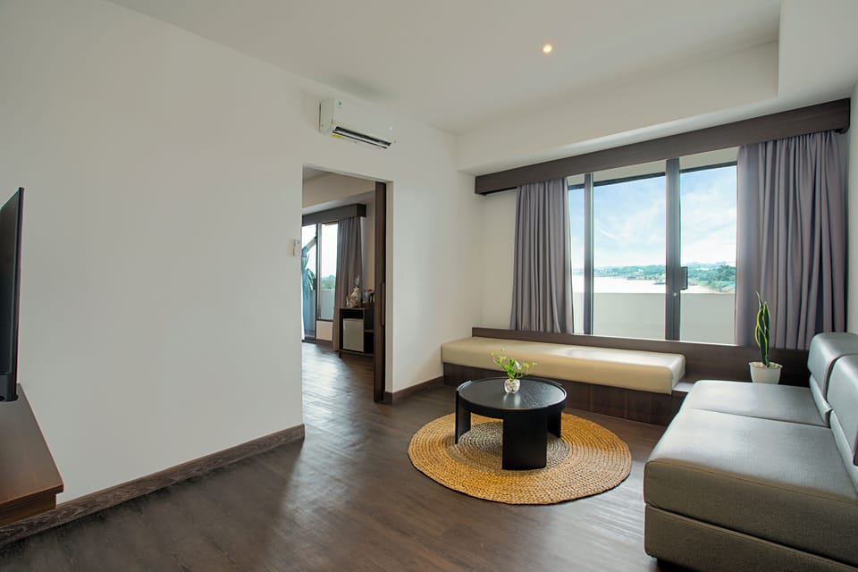 Wiltop Suite | Living area | LED TV
