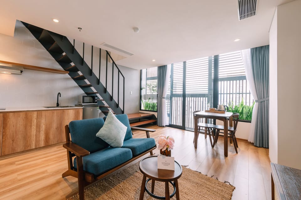 Deluxe Studio | In-room safe, desk, soundproofing, WiFi (free)