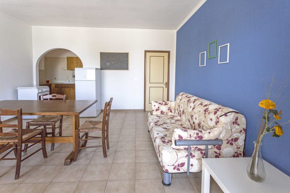 Apartment, 1 Bedroom | Living area