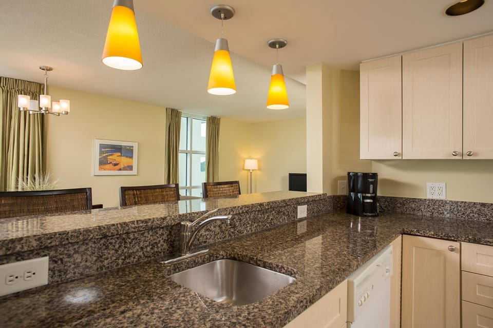 Premium Suite, 3 Bedrooms, Ocean View | Private kitchen | Full-size fridge, microwave, oven, stovetop