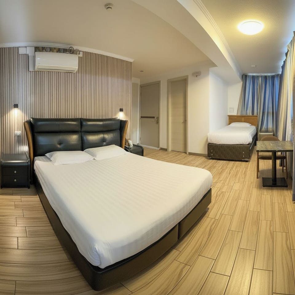 Premium bedding, in-room safe, desk, blackout drapes