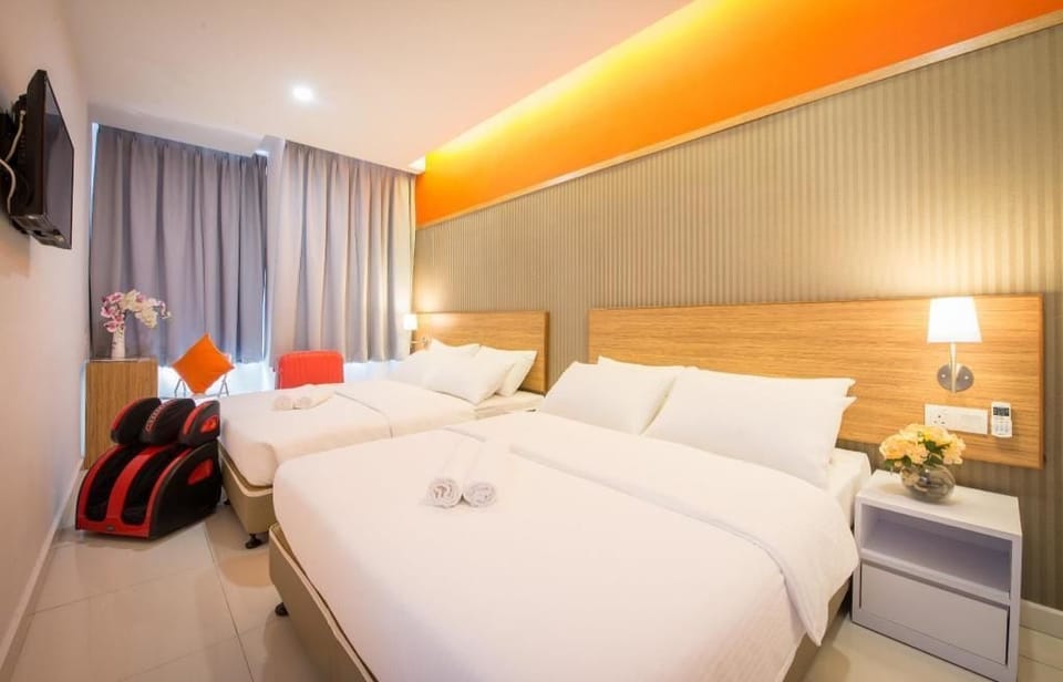 Family Room | Desk, soundproofing, iron/ironing board, free WiFi